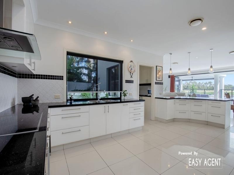 28 Coomera Court, Helensvale QLD 4212