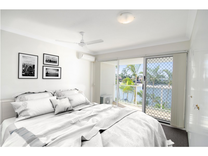 Unit 9/300 Cottesloe Drive, Mermaid Waters QLD 4218