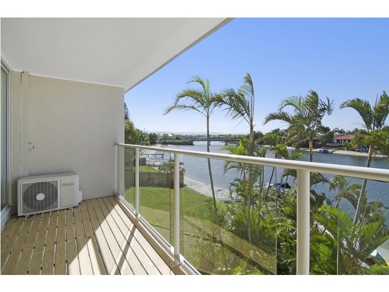 Unit 9/300 Cottesloe Drive, Mermaid Waters QLD 4218