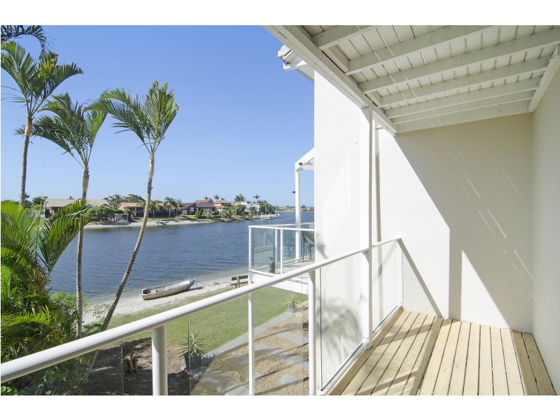 Unit 9/300 Cottesloe Drive, Mermaid Waters QLD 4218