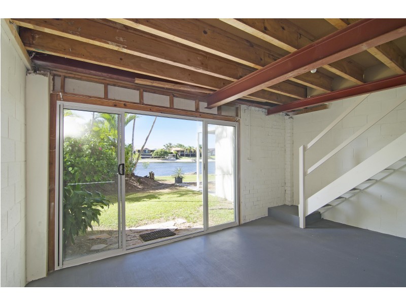 Unit 9/300 Cottesloe Drive, Mermaid Waters QLD 4218