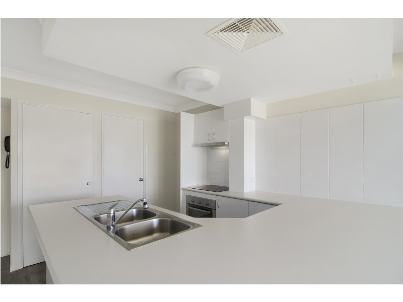 Unit 9/300 Cottesloe Drive, Mermaid Waters QLD 4218