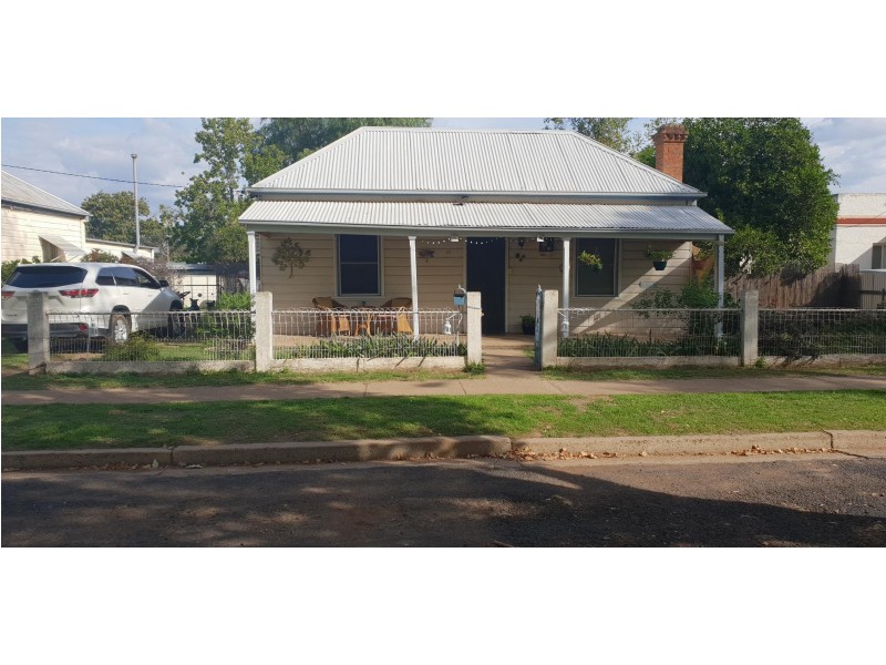 29 Whiteley Street, Wellington NSW 2820