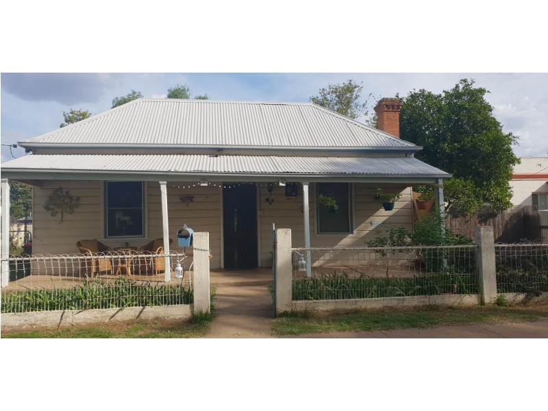 29 Whiteley Street, Wellington NSW 2820