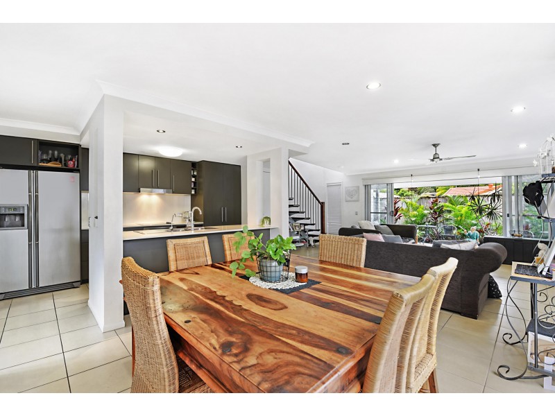 73 Venice Street, Burleigh Waters QLD 4220