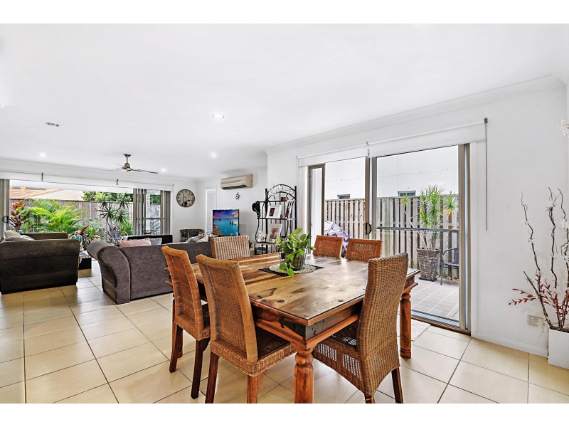 73 Venice Street, Burleigh Waters QLD 4220