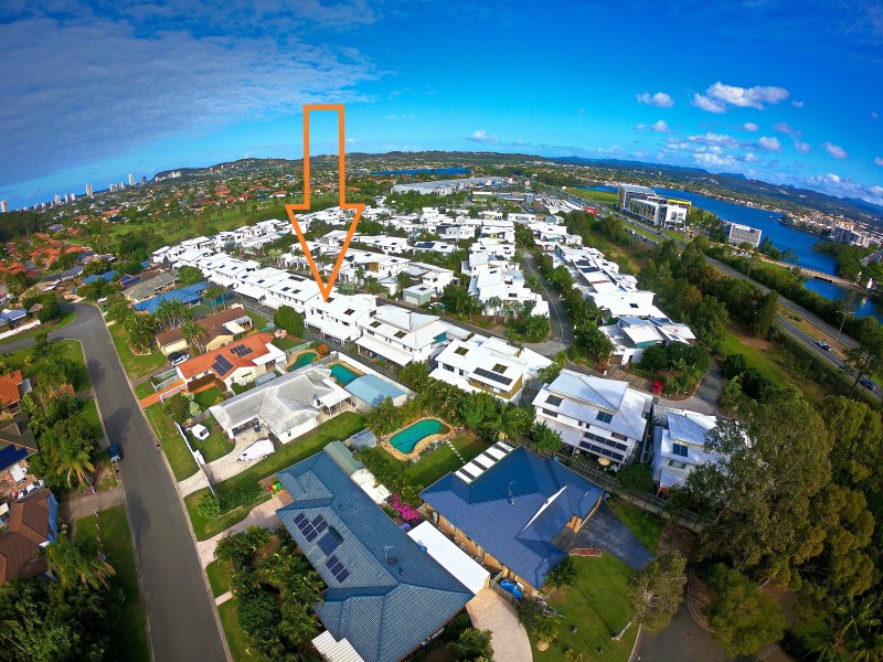 73 Venice Street, Burleigh Waters QLD 4220