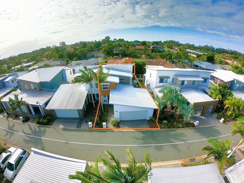 73 Venice Street, Burleigh Waters QLD 4220