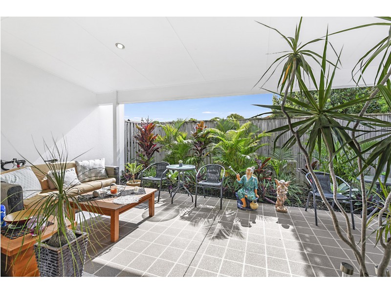 73 Venice Street, Burleigh Waters QLD 4220