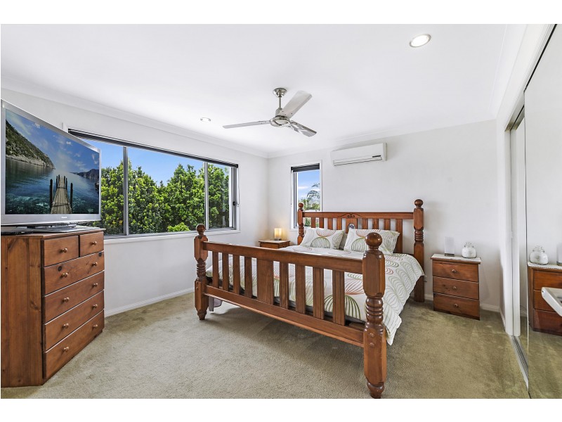 73 Venice Street, Burleigh Waters QLD 4220