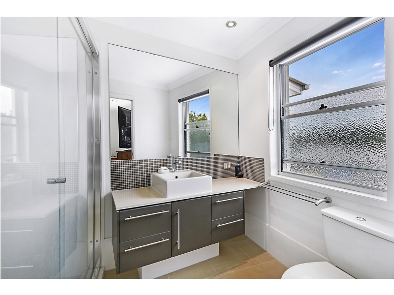 73 Venice Street, Burleigh Waters QLD 4220