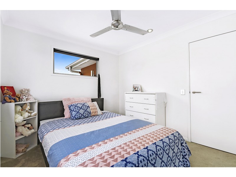 73 Venice Street, Burleigh Waters QLD 4220