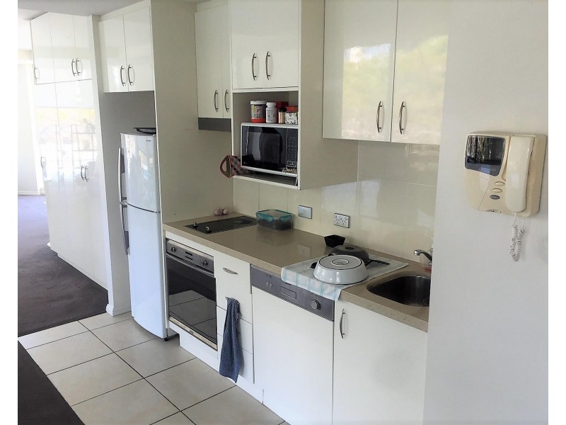 Unit 504/1 Como Crescent, Southport QLD 4215