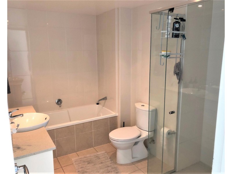 Unit 2107/1 Como Crescent, Southport QLD 4215