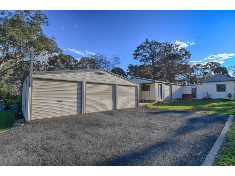 15 Nixon Road, Thirlmere NSW 2572