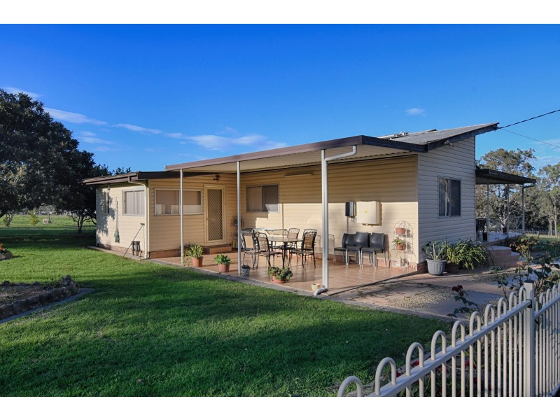 15 Nixon Road, Thirlmere NSW 2572