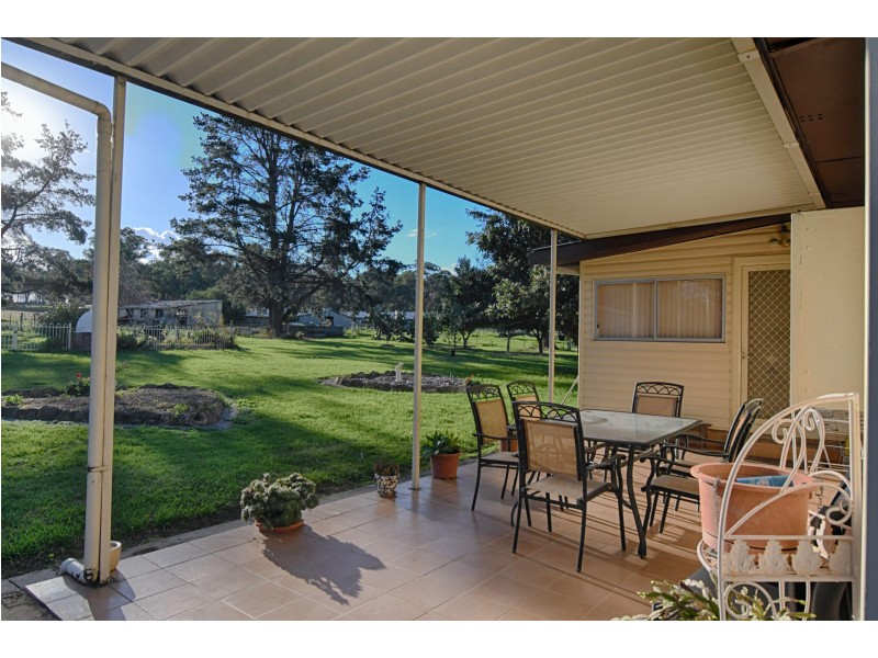 15 Nixon Road, Thirlmere NSW 2572