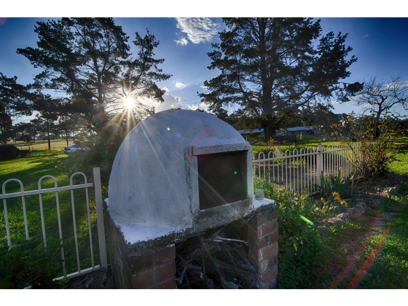 15 Nixon Road, Thirlmere NSW 2572