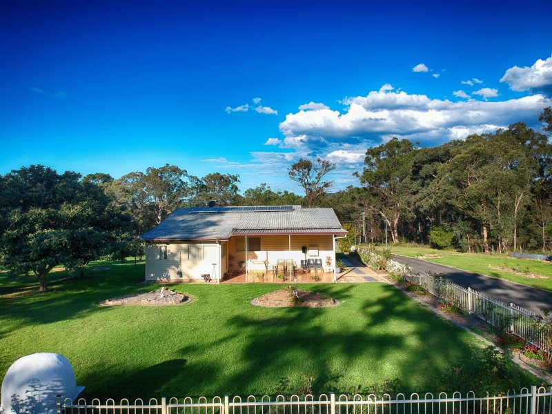 15 Nixon Road, Thirlmere NSW 2572