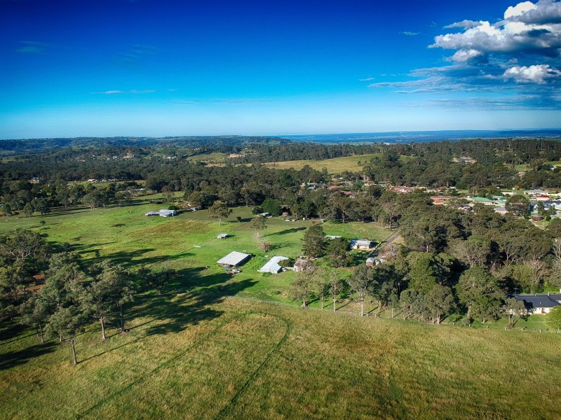 15 Nixon Road, Thirlmere NSW 2572