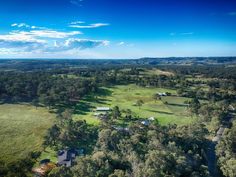 15 Nixon Road, Thirlmere NSW 2572