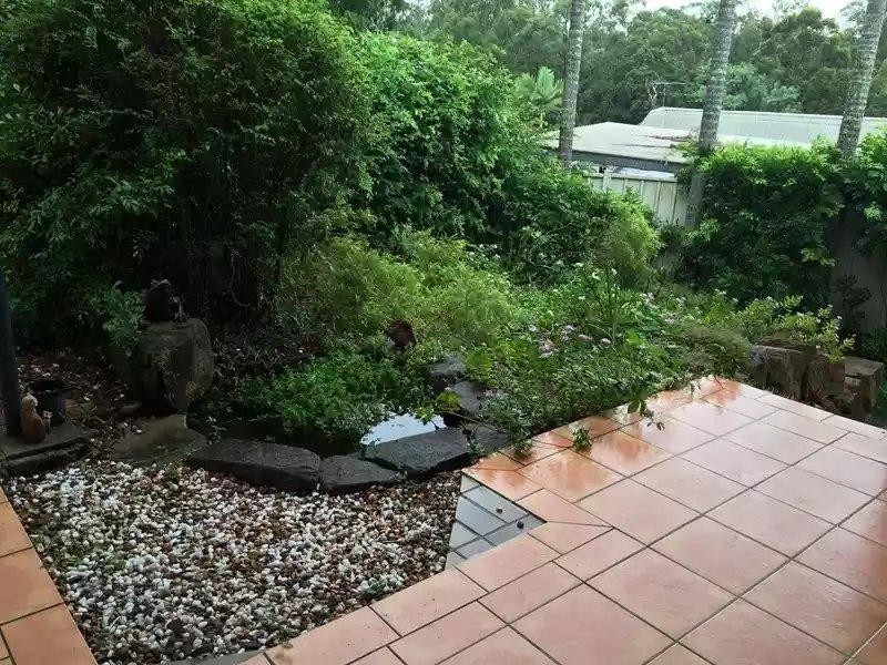 33 Chapel Hill Rd, Chapel Hill QLD 4069
