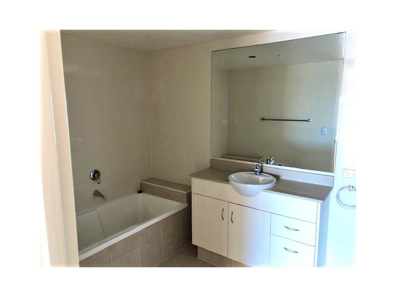 Unit 2904/1 Como Crescent, Southport QLD 4215