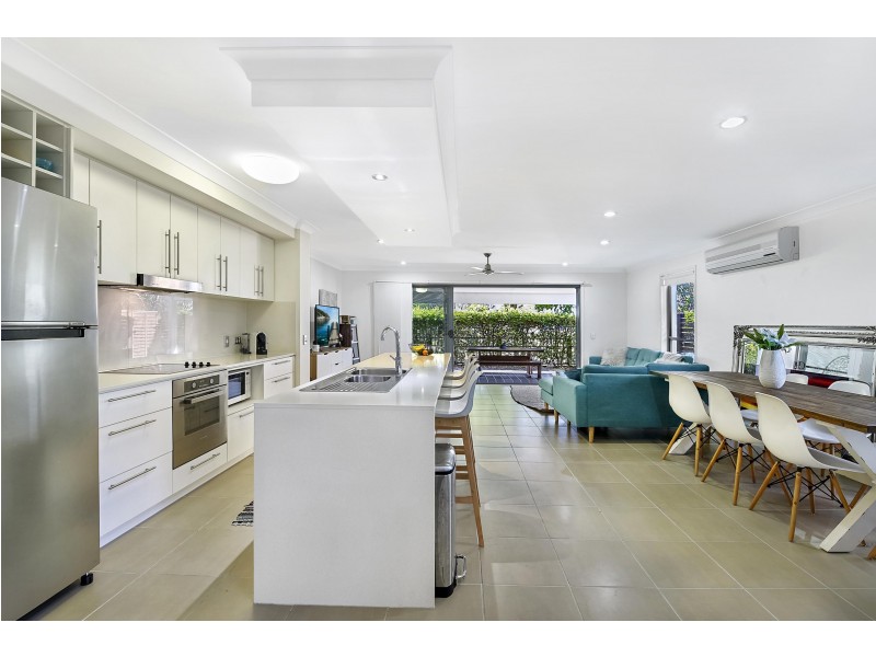 101 Verona Circuit, Burleigh Waters QLD 4220