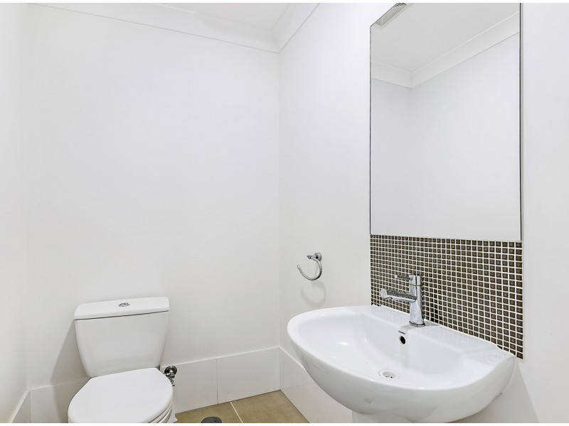 101 Verona Circuit, Burleigh Waters QLD 4220