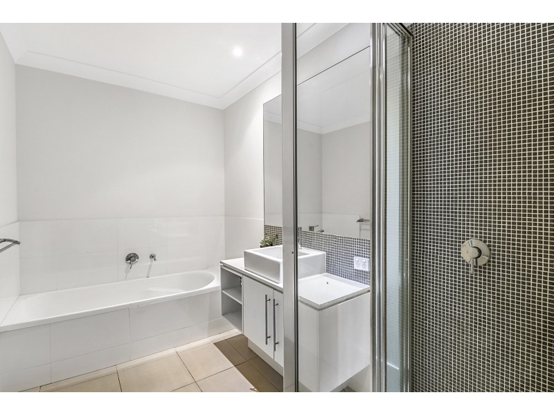 101 Verona Circuit, Burleigh Waters QLD 4220