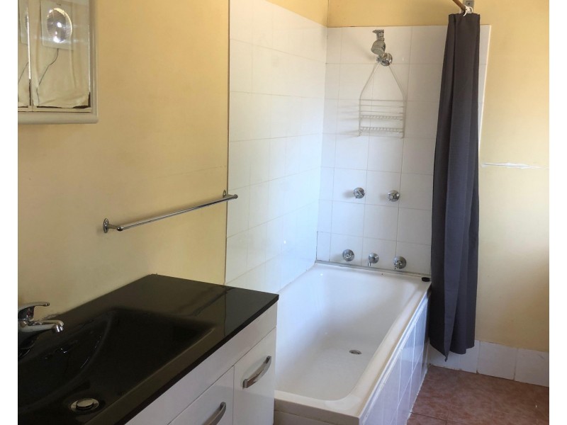 29 Whiteley Street, Wellington NSW 2820