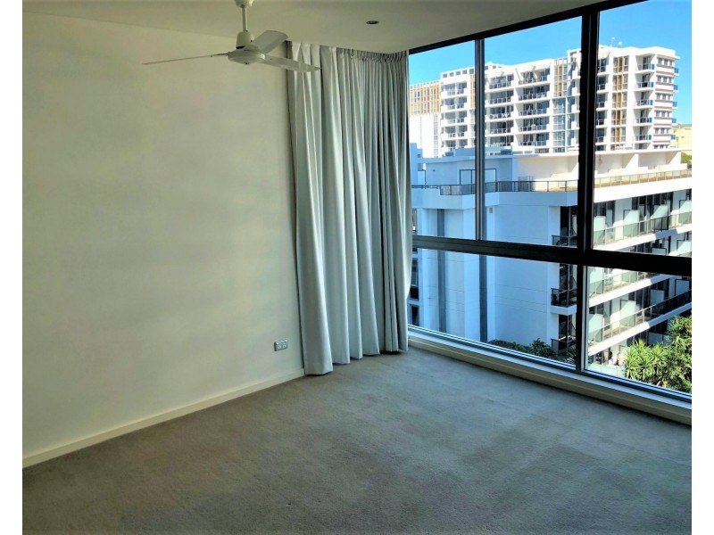 Unit 802/1 Como Crescent, Southport QLD 4215