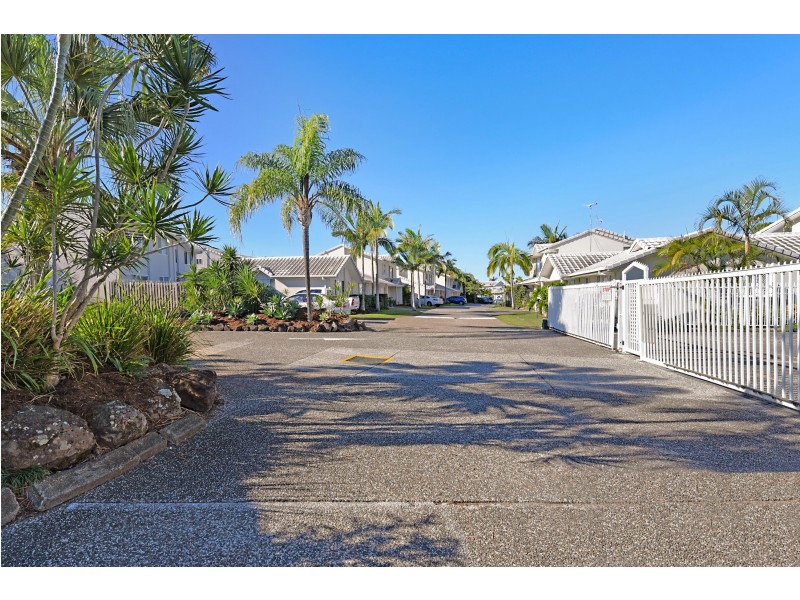 Unit 80/300 Cottesloe Drive, Mermaid Waters QLD 4218