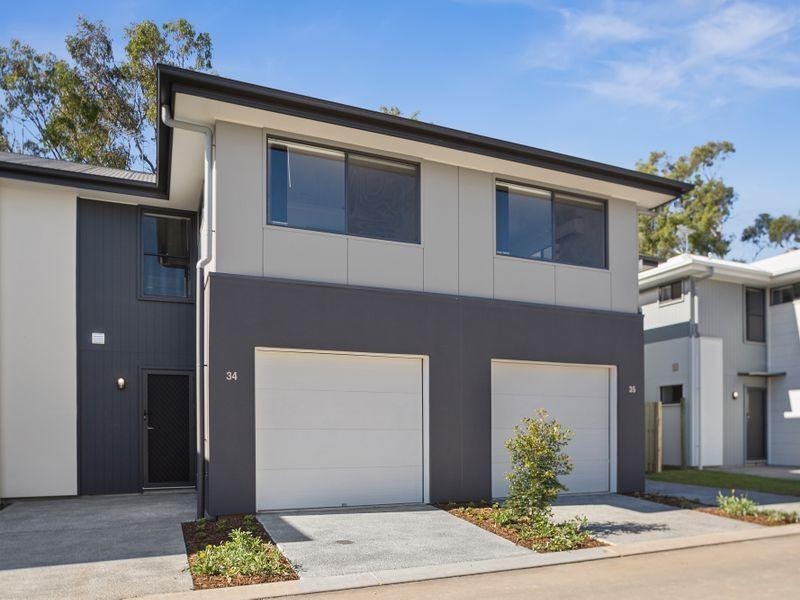 8 Wattlebrush Ct, Park Ridge QLD 4125