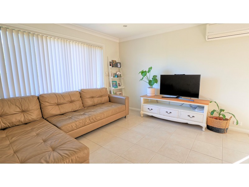 15 Day Street, Wyoming NSW 2250