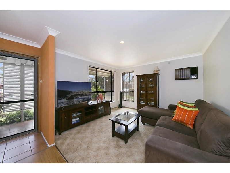 8 Shoalhaven St, Wakeley NSW 2176