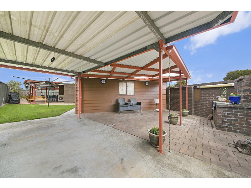 8 Shoalhaven St, Wakeley NSW 2176