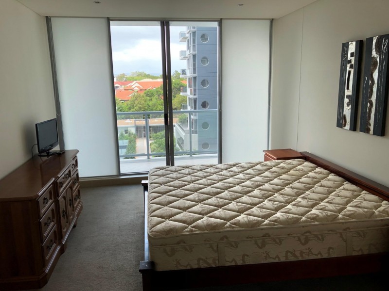 Unit 810/1 Como Crescent, Southport QLD 4215