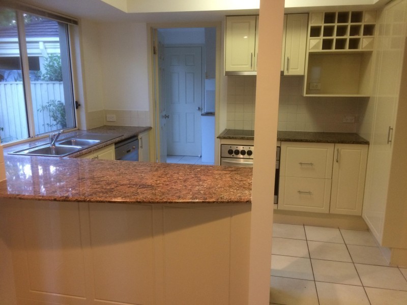 433  Brisbane Road, Arundel QLD 4214