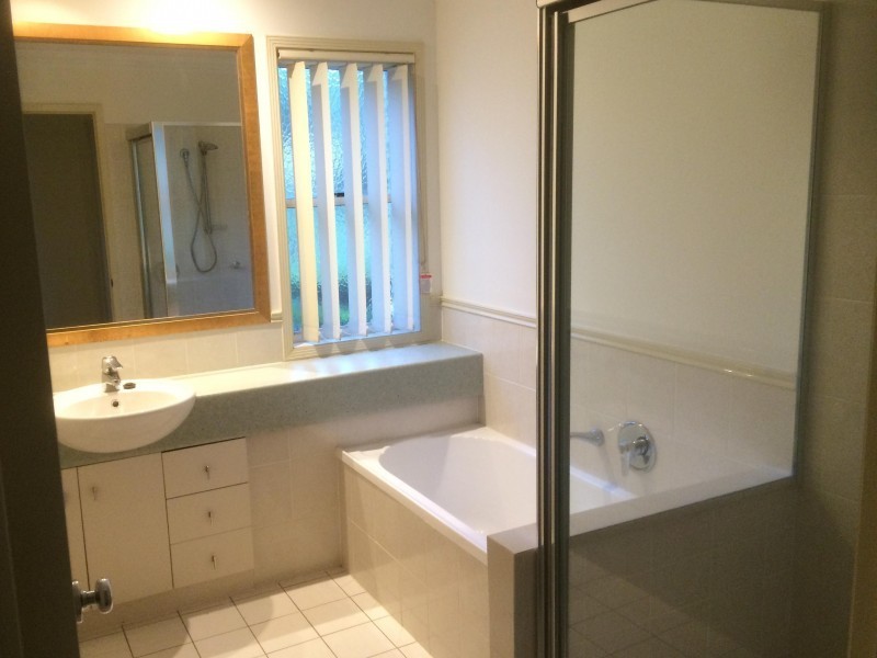 433  Brisbane Road, Arundel QLD 4214