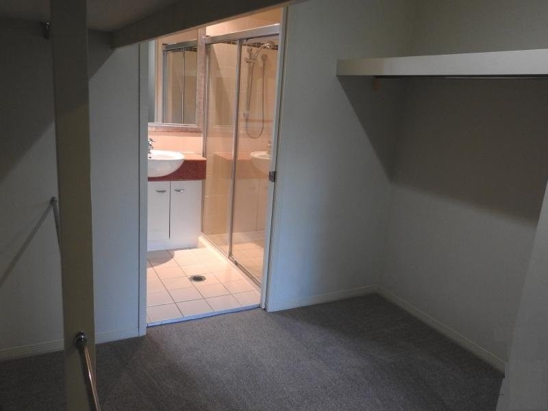 433 Brisbane Road, Arundel QLD 4214