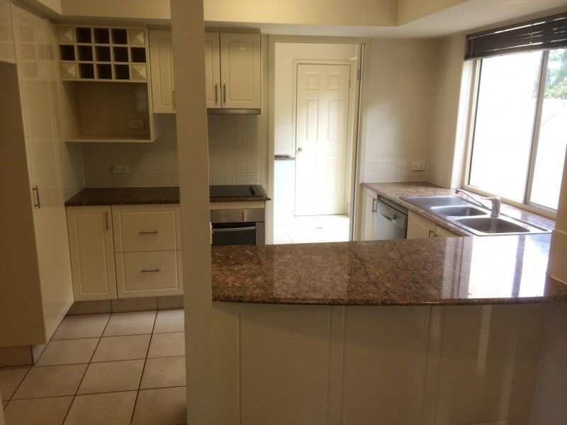 433  Brisbane Road, Arundel QLD 4214