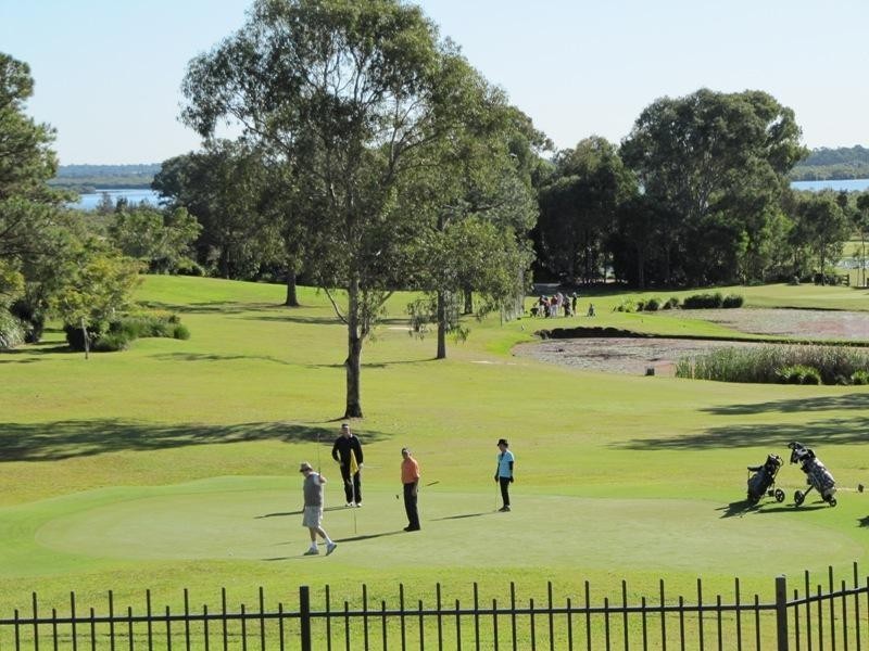 433 Brisbane Road, Arundel QLD 4214