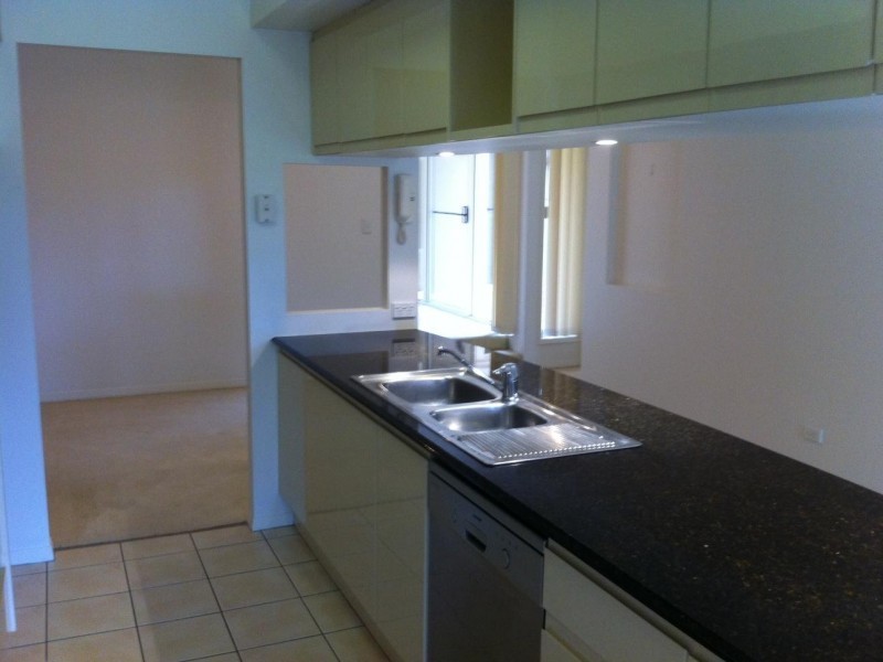 433  Brisbane Road, Arundel QLD 4214