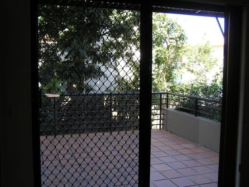 9/20-26 Illawong Street, Chevron Island QLD 4217
