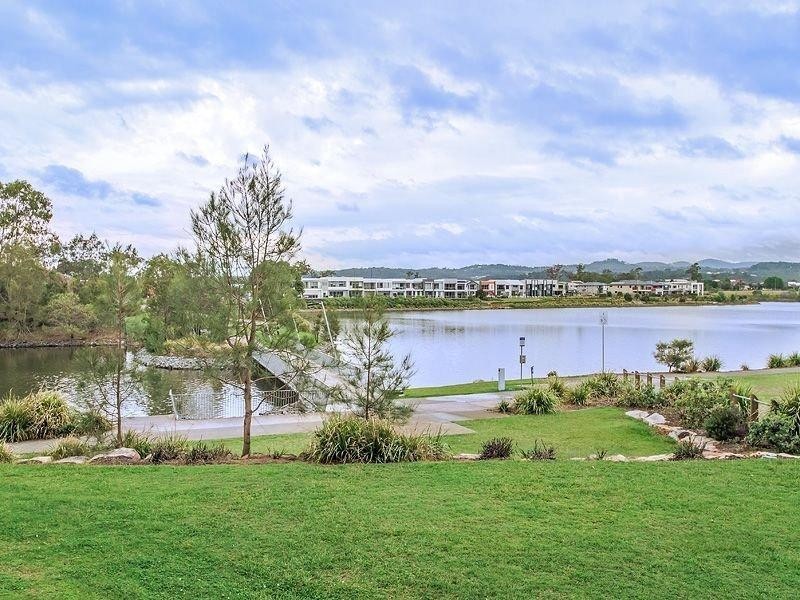 23/1 Lakefront Crescent, Varsity Lakes QLD 4227
