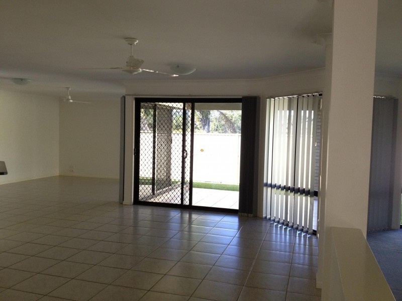 26 Crestwood Drive, Molendinar QLD 4214