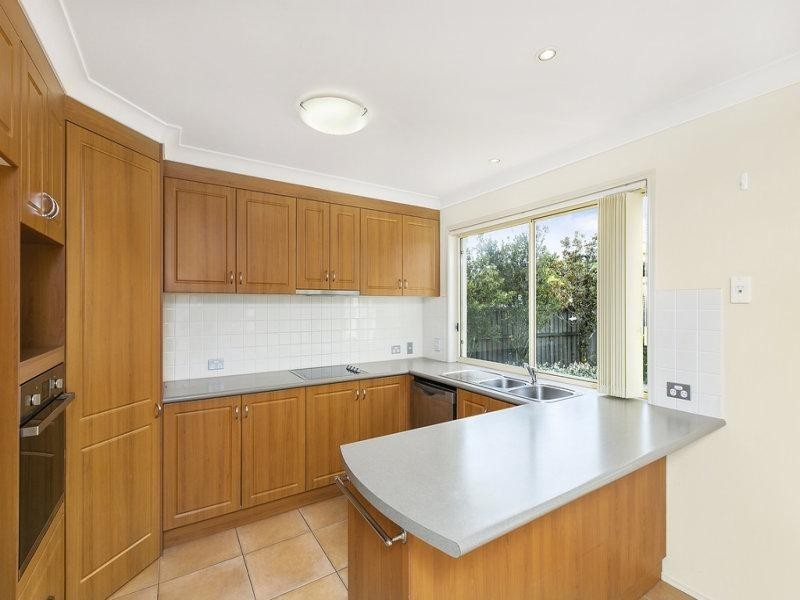 10 Rimu Place, Molendinar QLD 4214