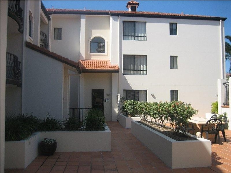 3/11-15 Owens Lane, Southport QLD 4215