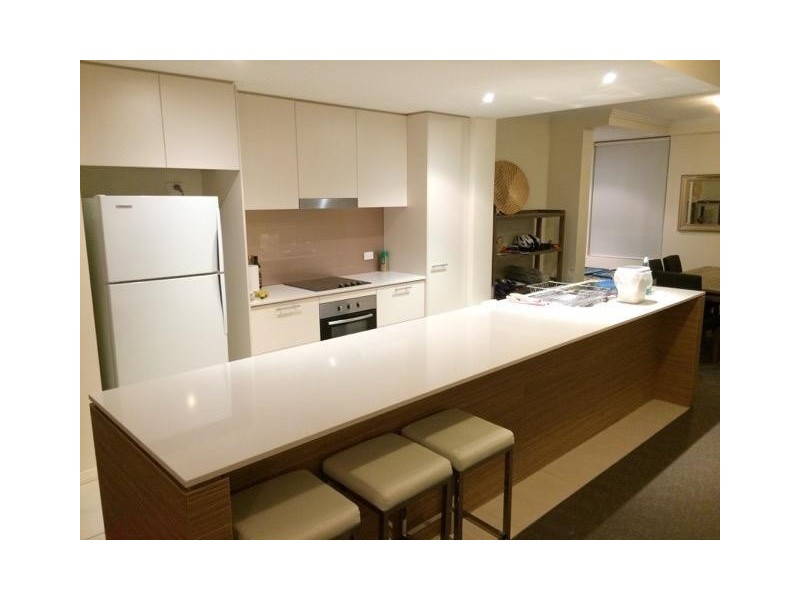 2/1 Lakefront Crescent, Varsity Lakes QLD 4227